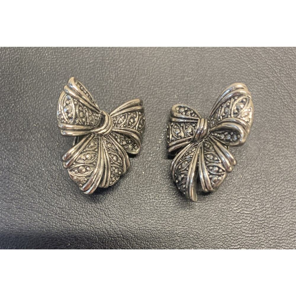 Vintage Avon Faux Marcasite Dark Silver Tone Bow Clip On Ribbon Earrings